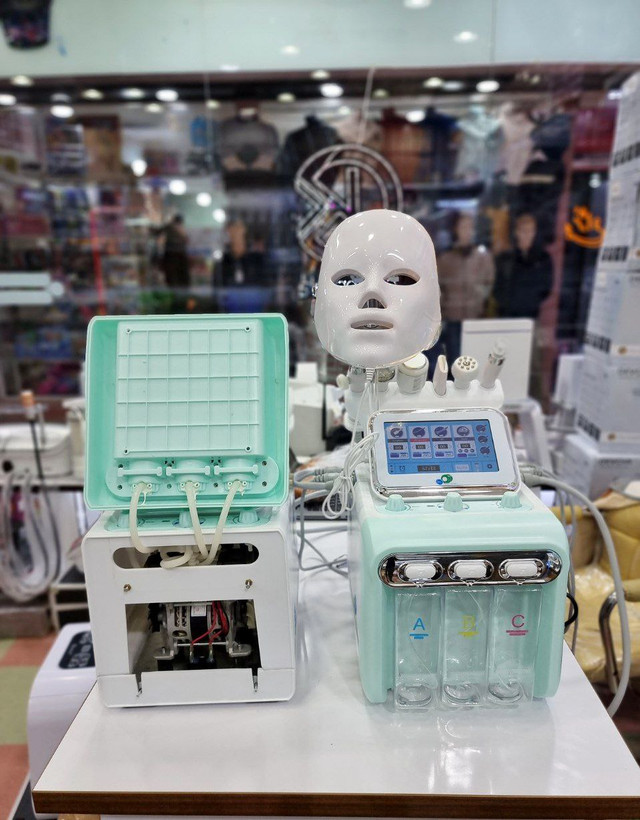 دستگاه پاکسازی وجوانسازی هیدروفیشیال7کاره