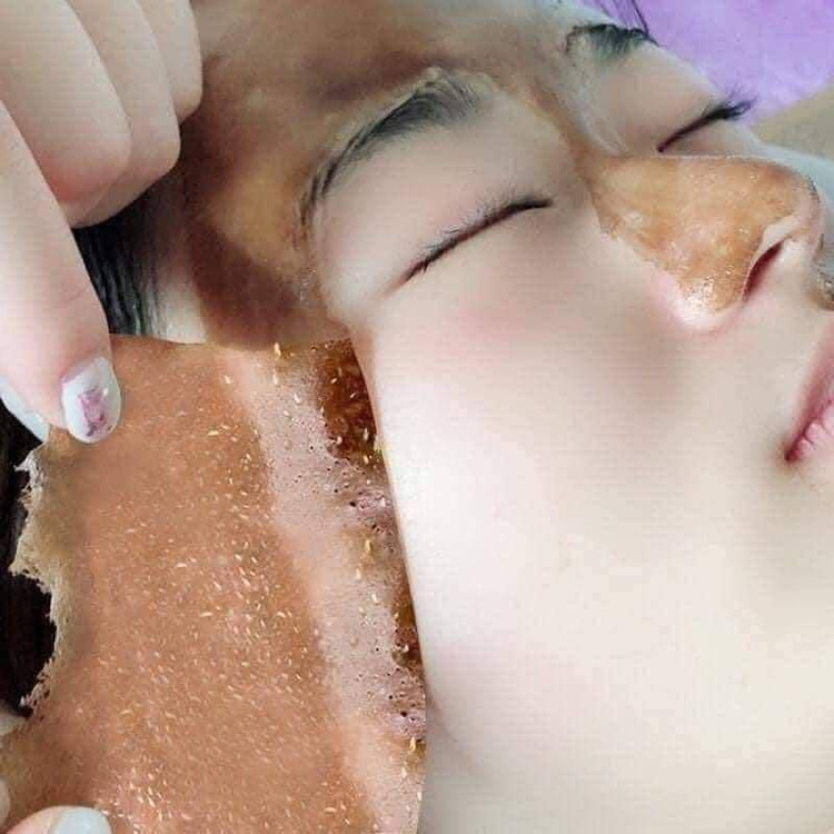 ماسک جادوی عسل سیاه کره ای