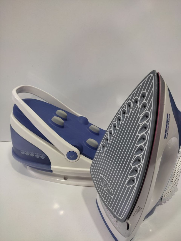 اتو مخزن دار پروفی هوم اصل آلمان مدل ph8993