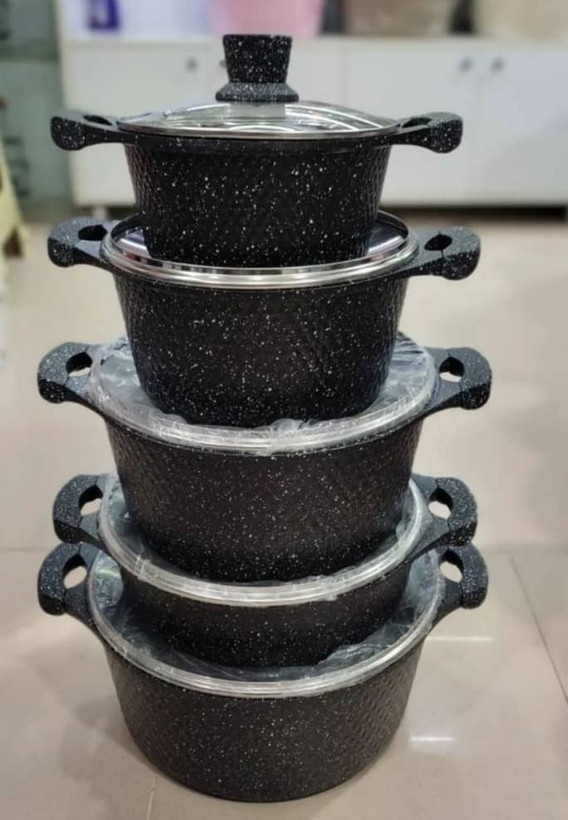 قابلمه گرانیتی براوو